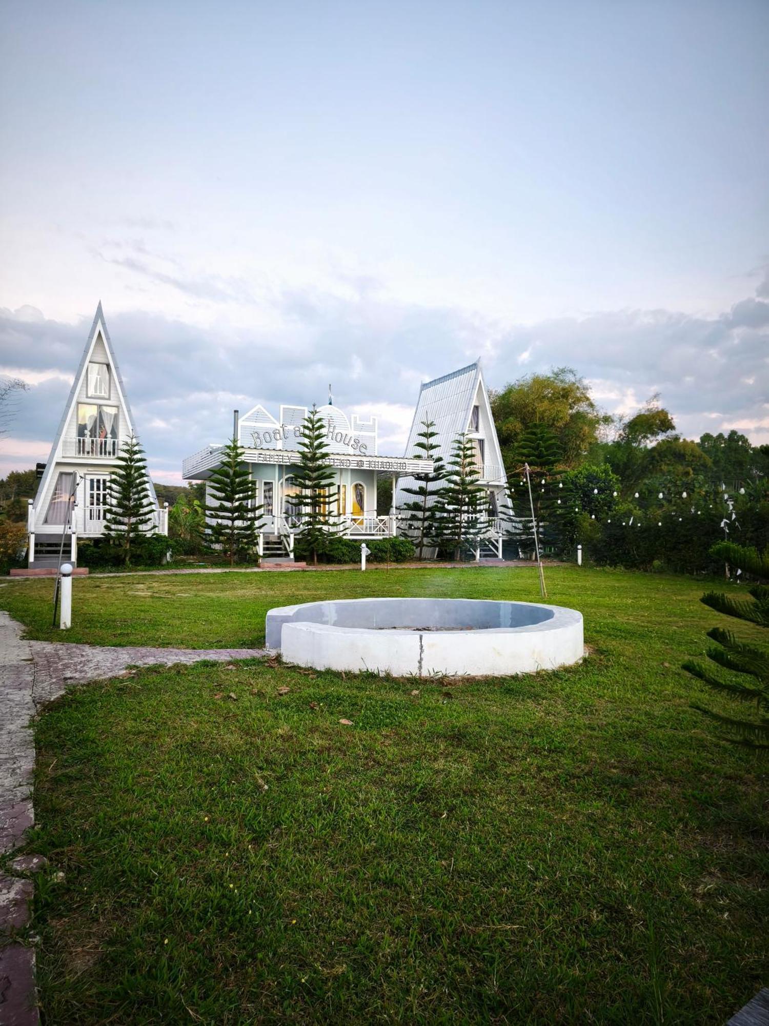 Boat And House Resort Amphoe Khao Kho Exterior foto